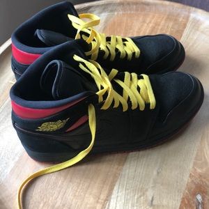 Air Jordan 1 Mid Last Shot Sneakers